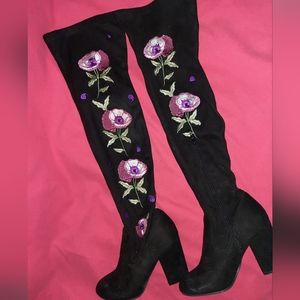 Carlos Floral Boot 👢 6.5M